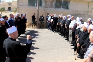 زيارة تعزية بشهداء قرية الحقف في مجلس البلدة (1)